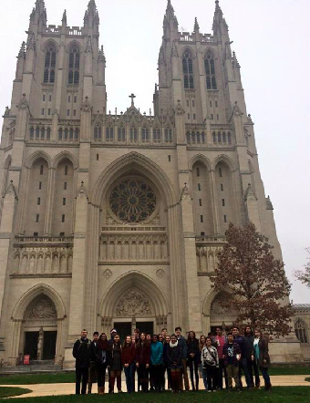 社會人類學專業的學生參觀華盛頓國家大教堂